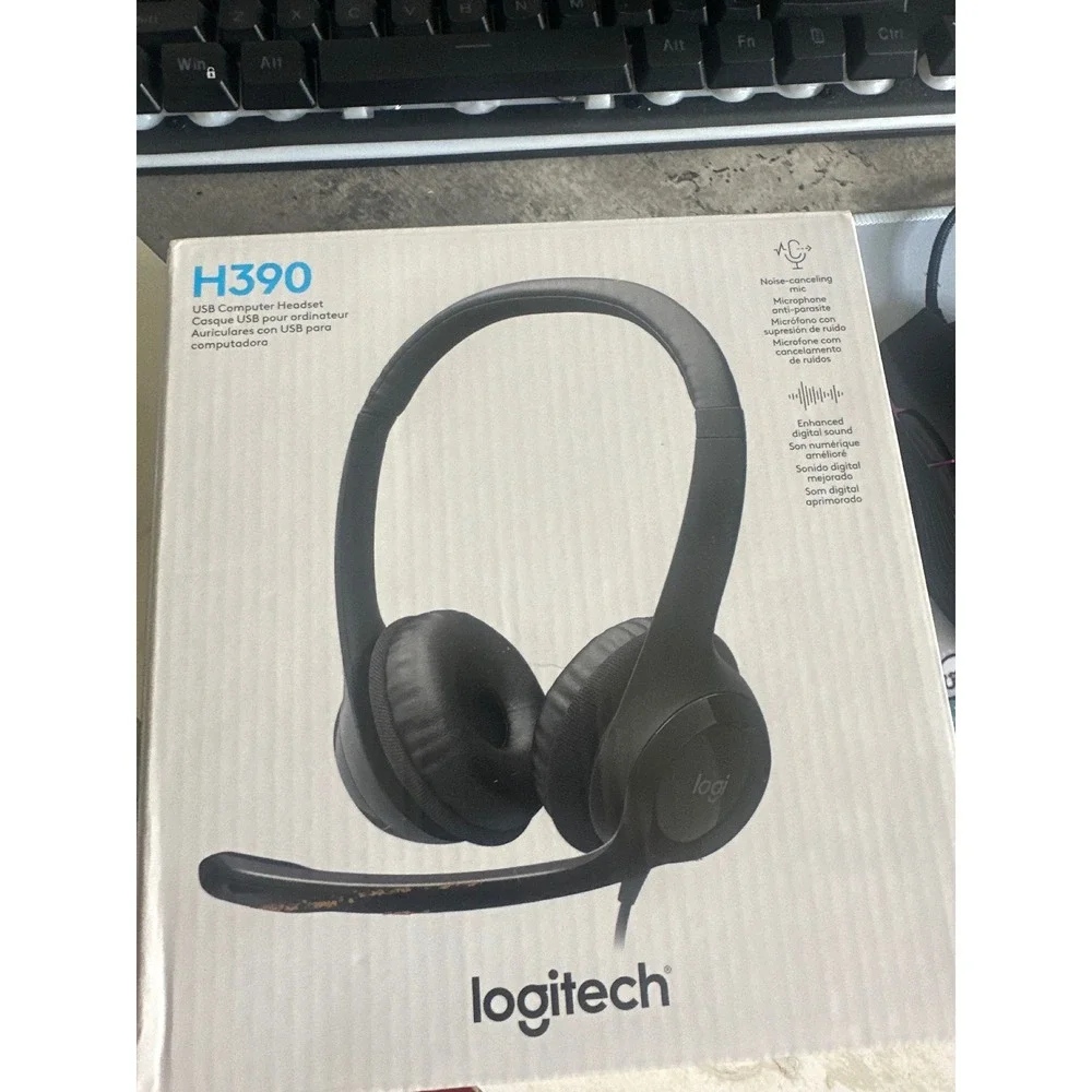 Logitech H390 USB Wired Computer Headset Noise Canceling Mic Black 981-000014